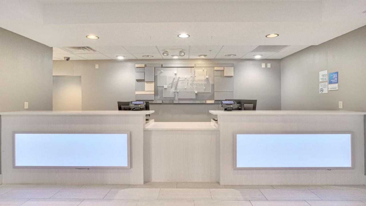 Holiday Inn Express Hotel & Suites Portland By Ihg Exterior photo