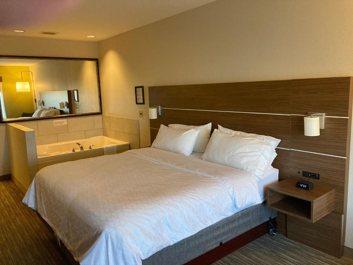 Holiday Inn Express Hotel & Suites Portland By Ihg Exterior photo